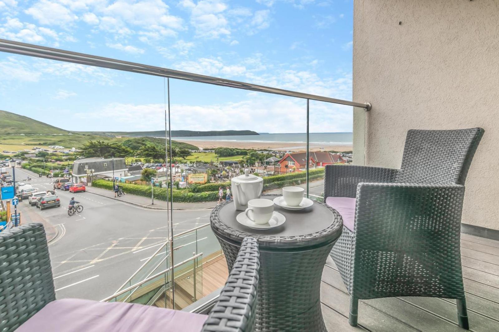 8 Woolacombe West - Luxury Apartment At Byron Woolacombe, Only 4 Minute Walk To Woolacombe Beach! Dış mekan fotoğraf