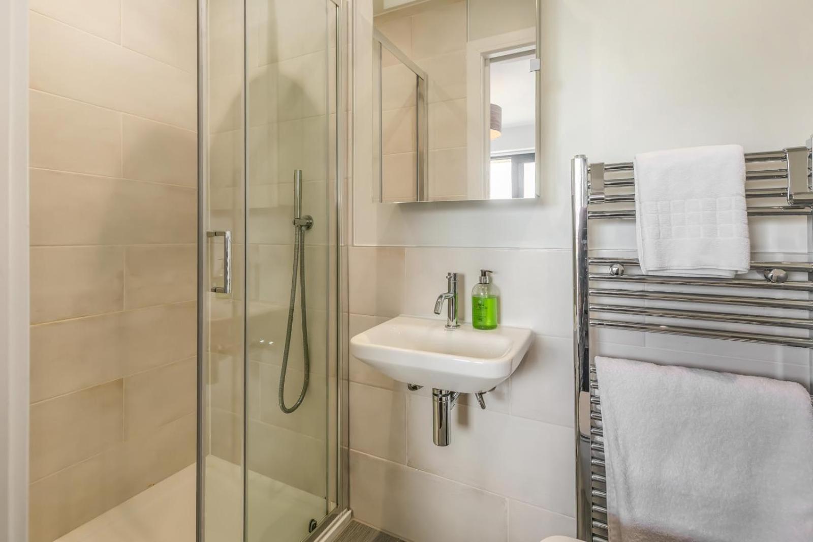 8 Woolacombe West - Luxury Apartment At Byron Woolacombe, Only 4 Minute Walk To Woolacombe Beach! Dış mekan fotoğraf